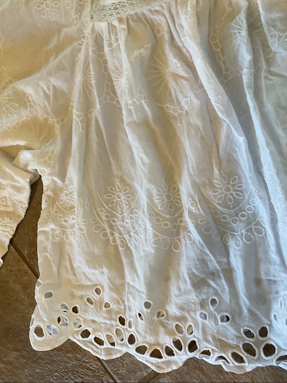 Universal Thread White peasant Lace Trim Blouse size L w embroidery - Picture 4 of 6